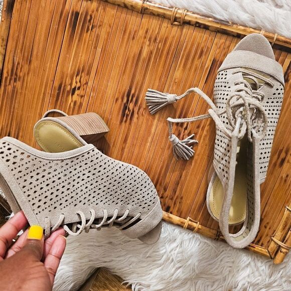 Marc Fisher Satire Lace Up Suede Leather Sandal. - Picture 4 of 14